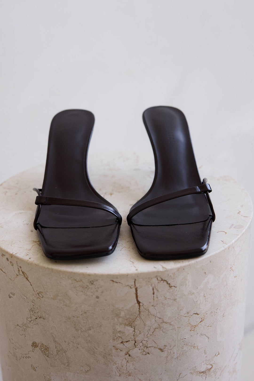 Nuri Heel Chocolate Shine