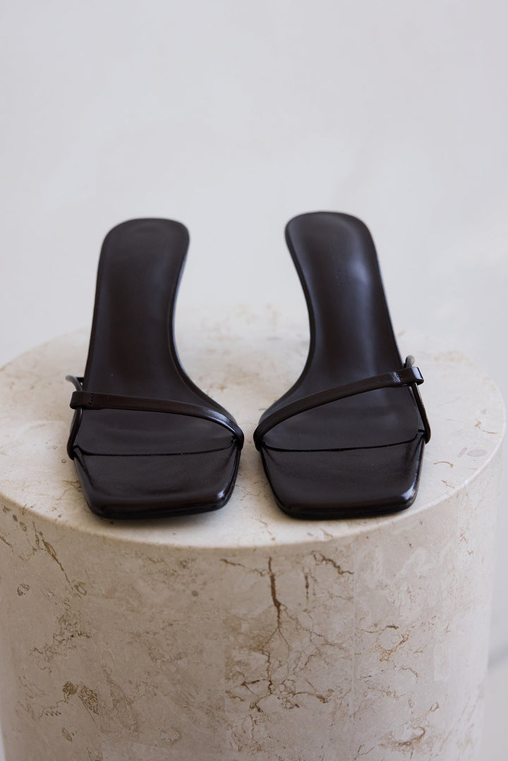 Nuri Heel Chocolate Shine